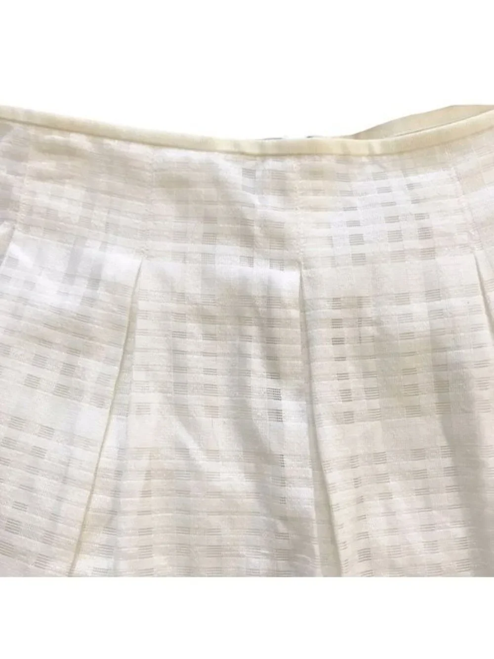 Vince white  checked pleated mini skirt, size 8 - Picture 5 of 10